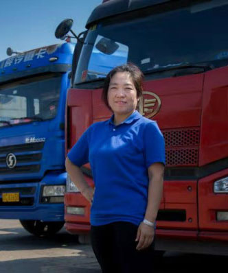 現(xiàn)場(chǎng)裝貨協(xié)調(diào)專(zhuān)家：張向榮