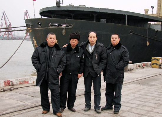 承運鲅魚圈到鞍山騰鰲部分司機和配貨站經(jīng)理合影