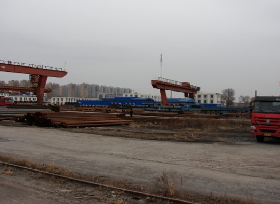 鞍山市鋼材現(xiàn)貨市場----內(nèi)部貨場實地圖片