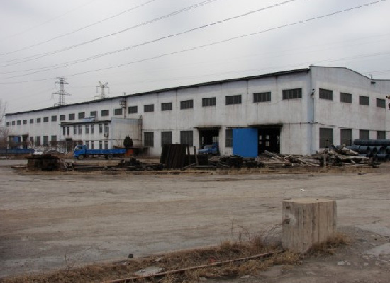 鞍山市鋼材現(xiàn)貨市場---內(nèi)部開卷廠門前實地圖片