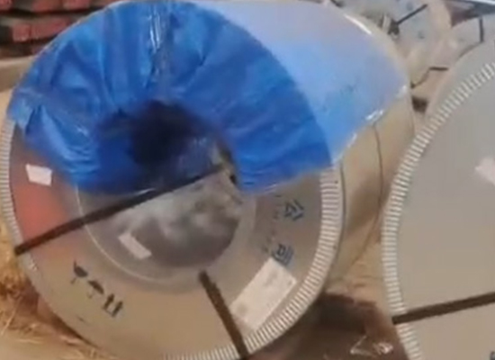 鋼都物流公司給鞍鋼客戶裝載鋼卷到全國各地廠家！